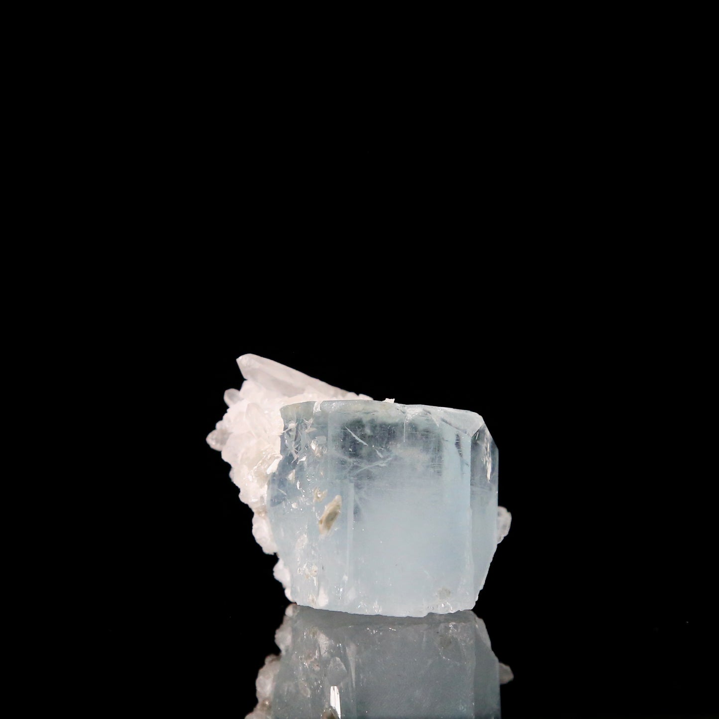 Aquamarine (doubley-terminated) with Quartz and Albite