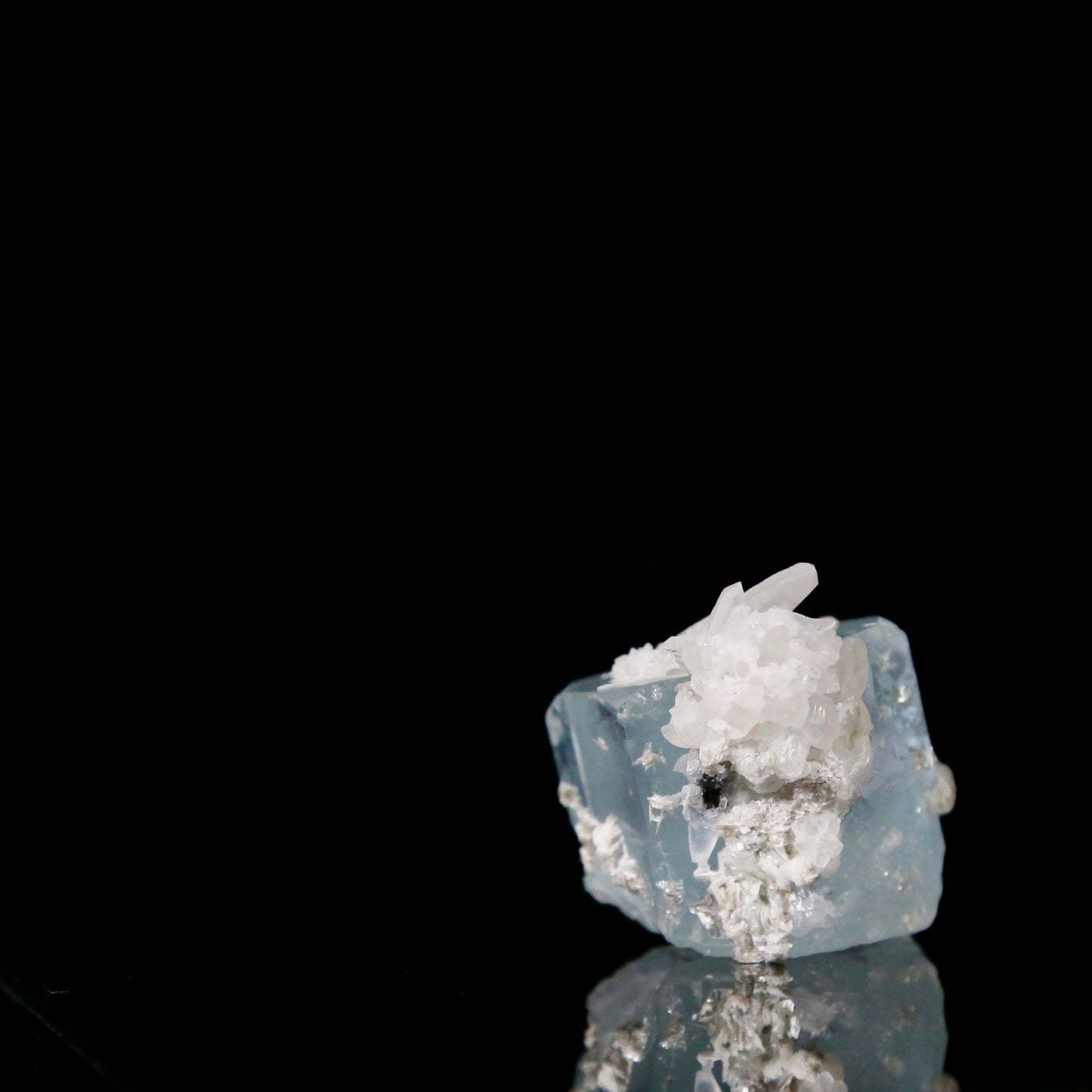 Aquamarine (doubley-terminated) with Quartz and Albite