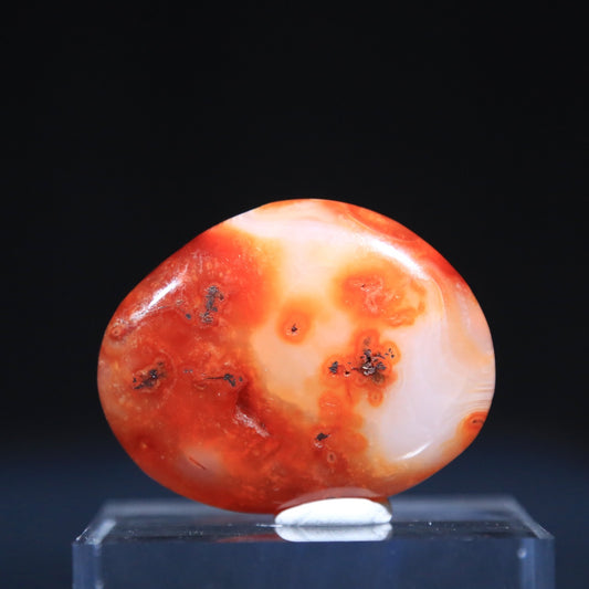 Carnelian Palm Stone Large (114 grams)